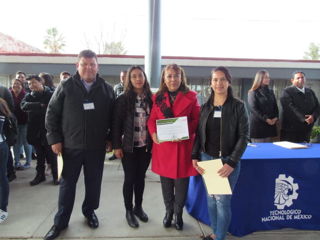 Profesor y Alumnas responsables de la implementación de la Norma ISO/IEC 29110 en octubre del 2019.